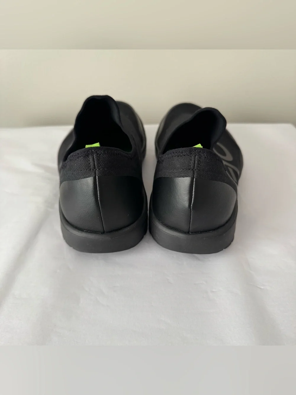 OOFOS Size 12.5 Men’s Slip On Black Sneakers Oomg Black Recovery Shoes US